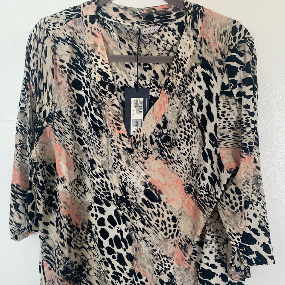 NEW! Print v neck long sleeve blouse